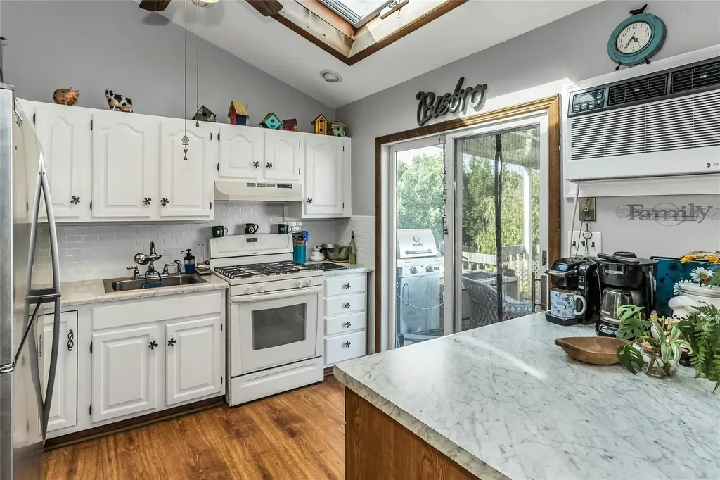 20 Wensley Road Plainview NY 11803
