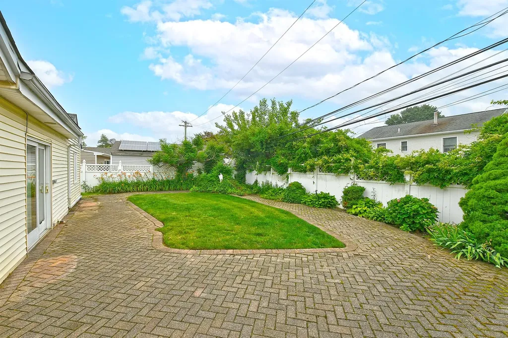 4281 Ludwig Lane Bethpage NY 11714
