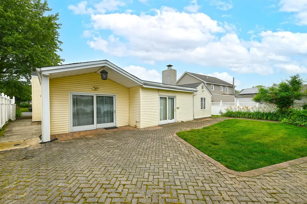 4281 Ludwig Lane Bethpage NY 11714