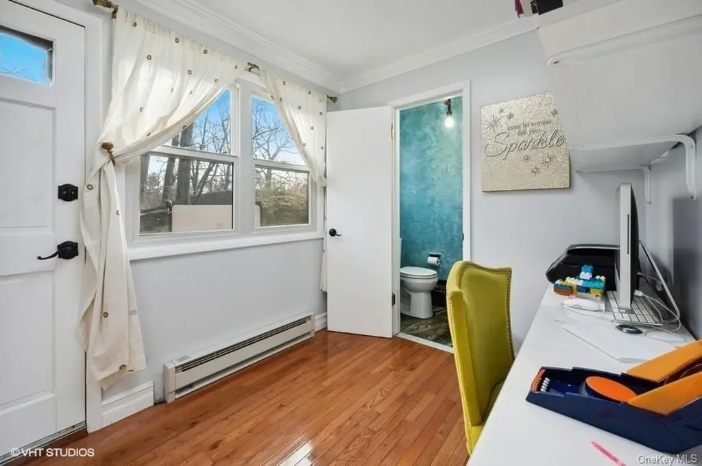 14 Rolling Way New Rochelle NY 10804