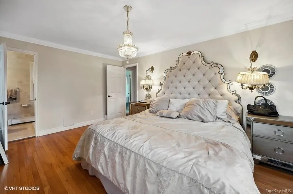 14 Rolling Way New Rochelle NY 10804