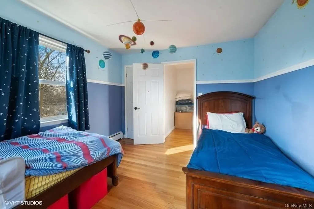 14 Rolling Way New Rochelle NY 10804