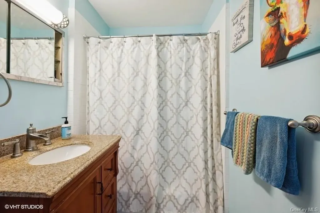 14 Rolling Way New Rochelle NY 10804