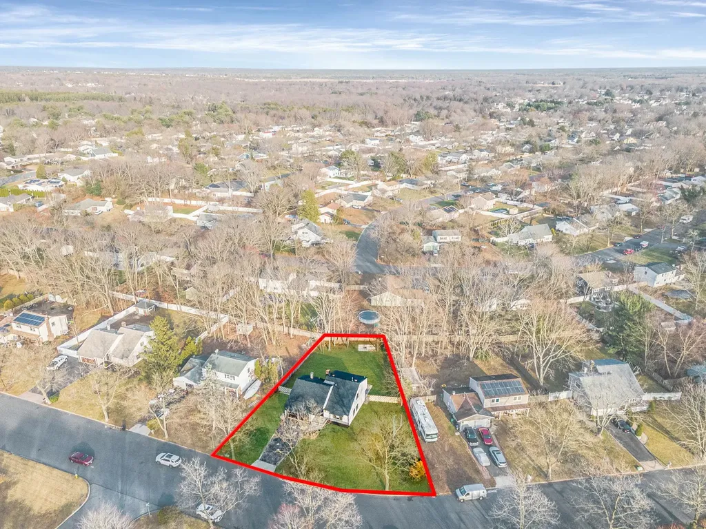 124 Sequoia Drive Coram NY 11727