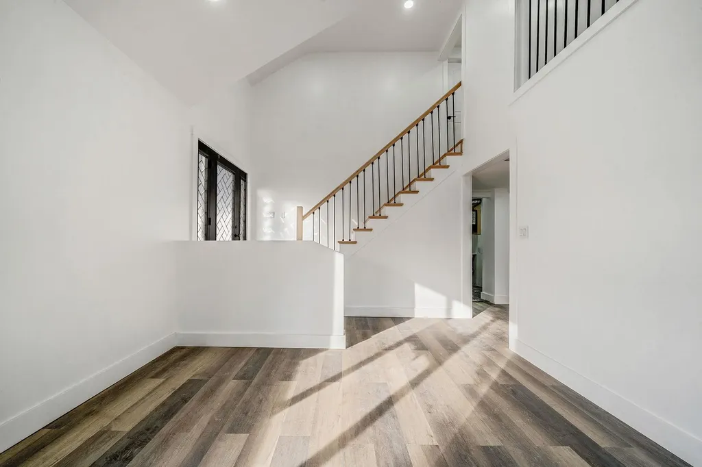 124 Sequoia Drive Coram NY 11727