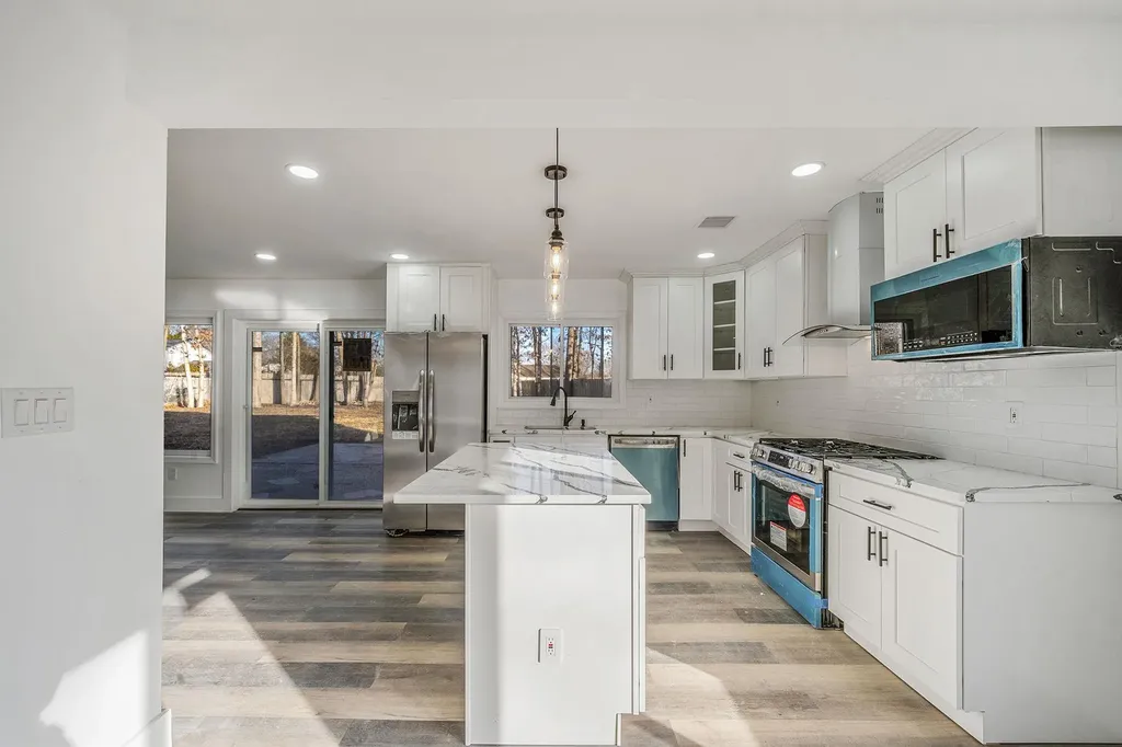 124 Sequoia Drive Coram NY 11727