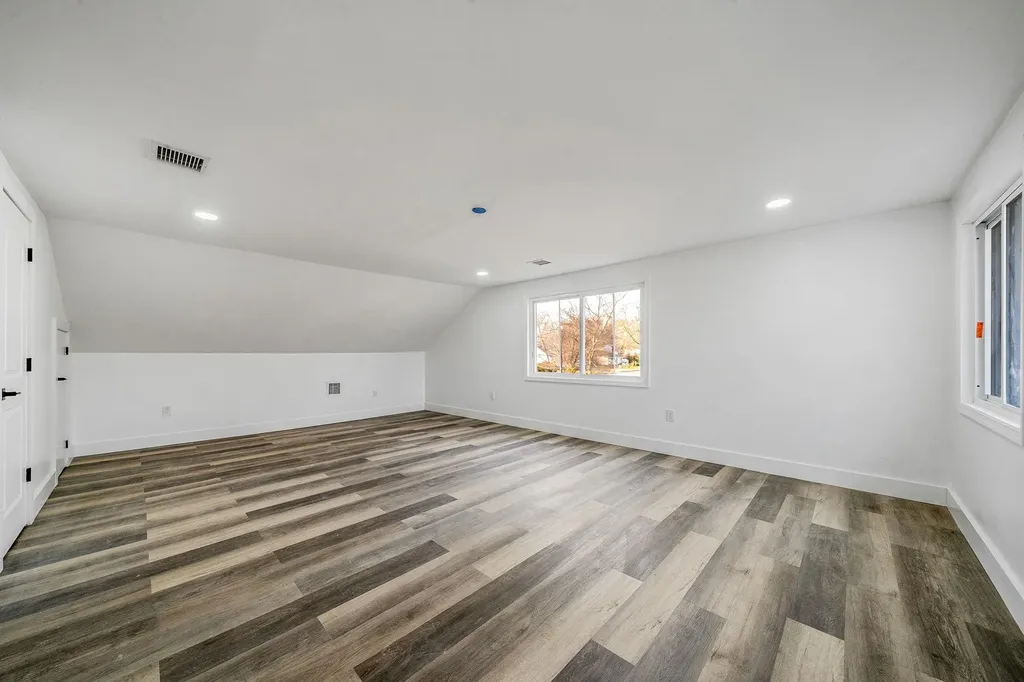 124 Sequoia Drive Coram NY 11727