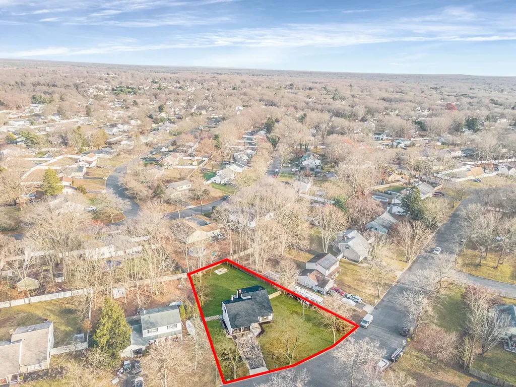 124 Sequoia Drive Coram NY 11727