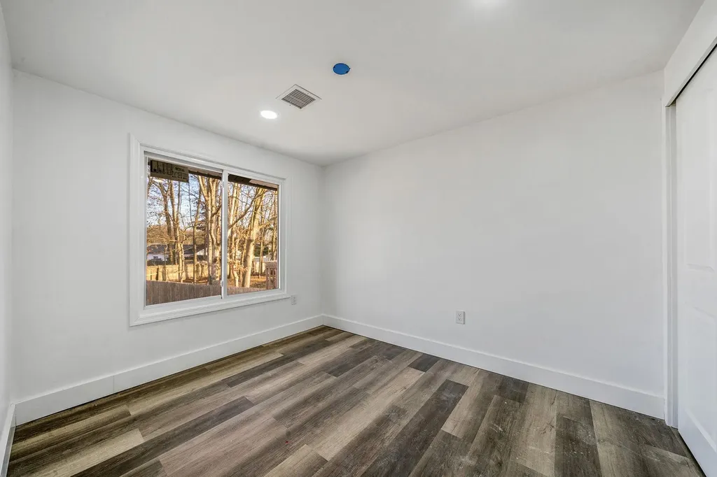 124 Sequoia Drive Coram NY 11727