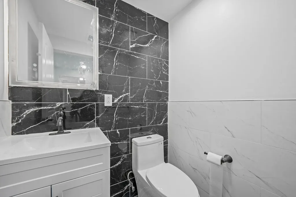 124 Sequoia Drive Coram NY 11727