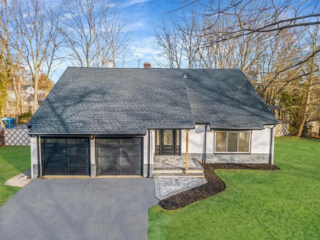 124 Sequoia Drive Coram NY 11727