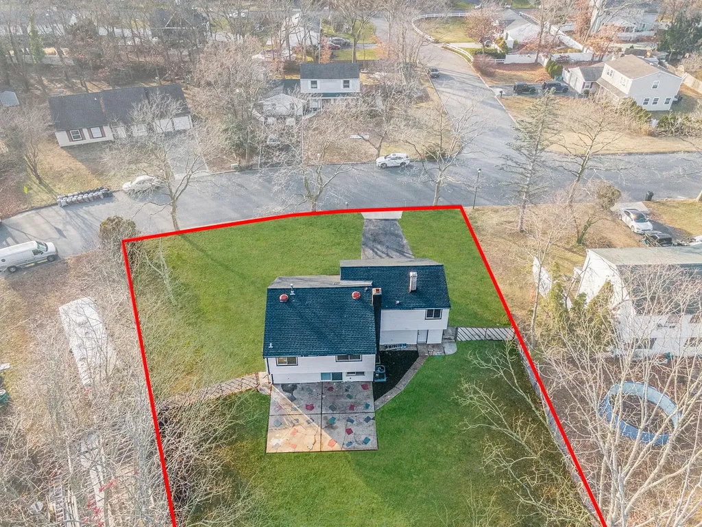 124 Sequoia Drive Coram NY 11727