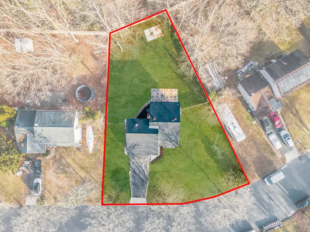 124 Sequoia Drive Coram NY 11727
