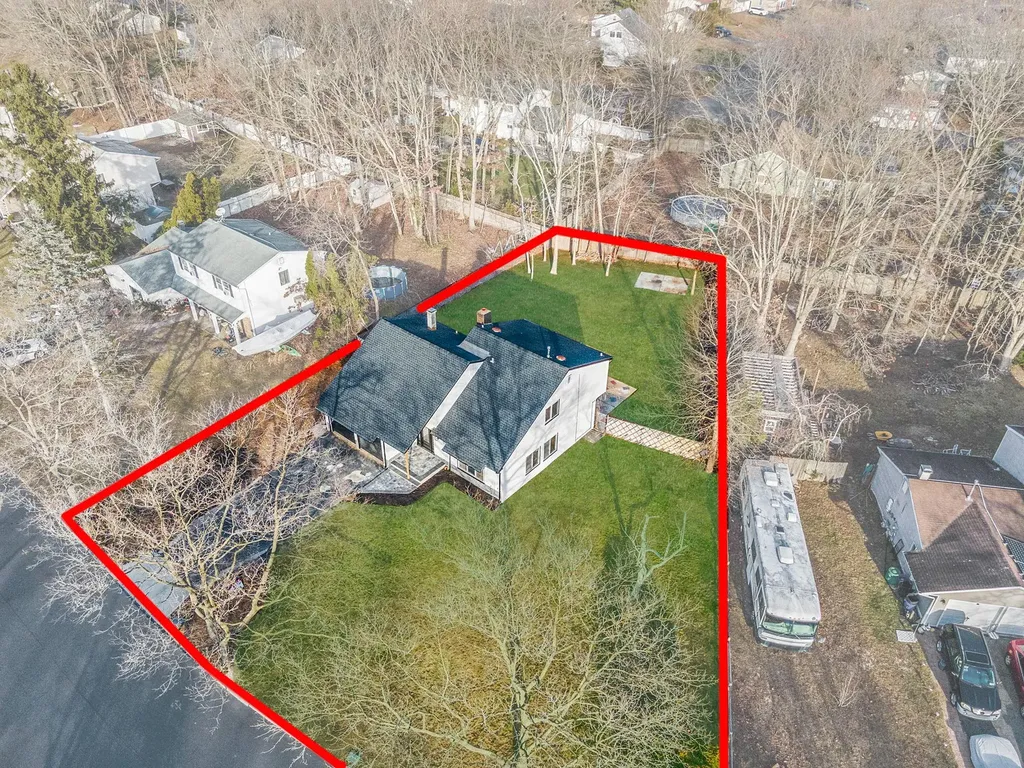 124 Sequoia Drive Coram NY 11727