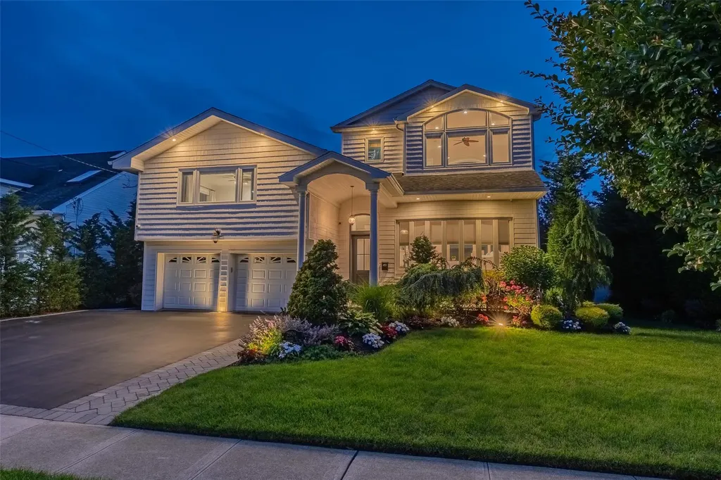 2904 Harbor Road Merrick NY 11566