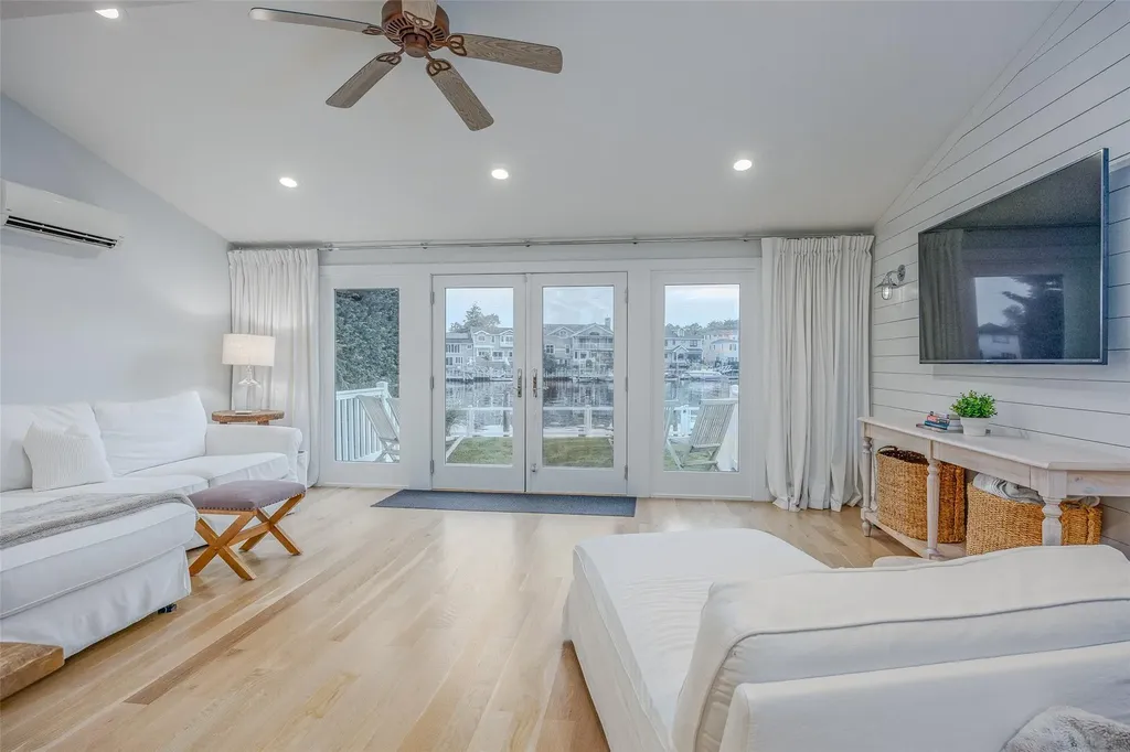 2904 Harbor Road Merrick NY 11566