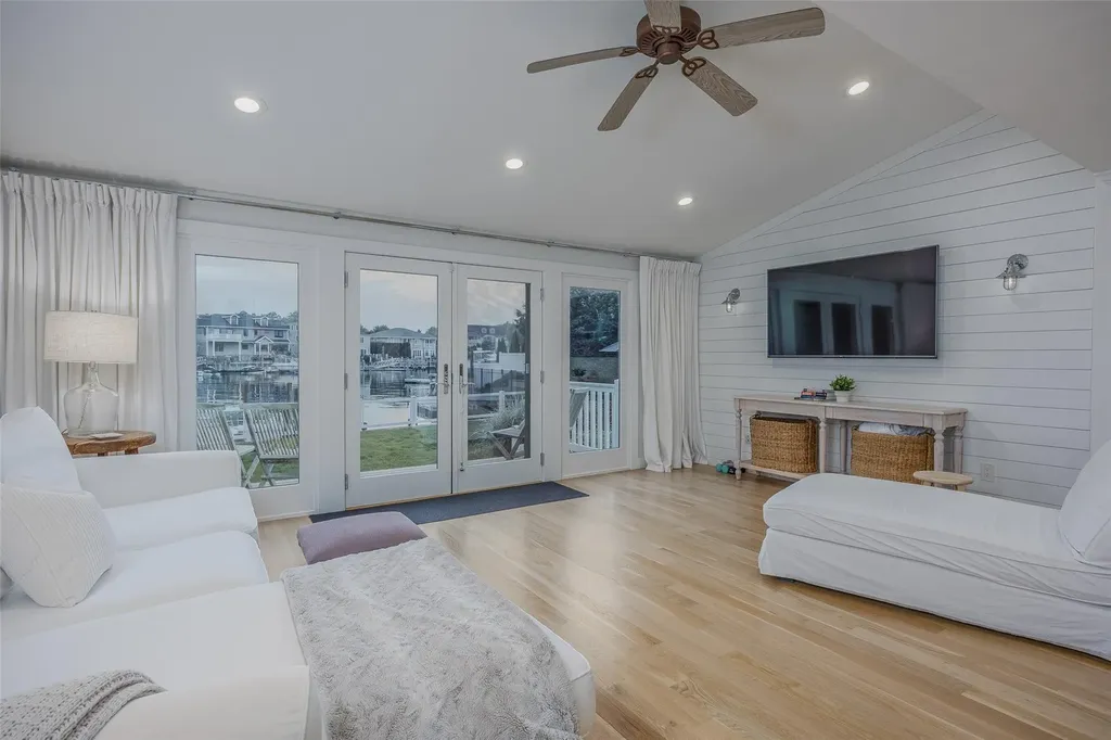 2904 Harbor Road Merrick NY 11566