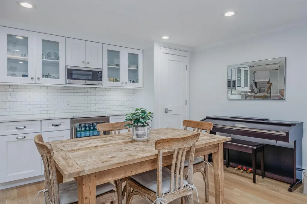 2904 Harbor Road Merrick NY 11566