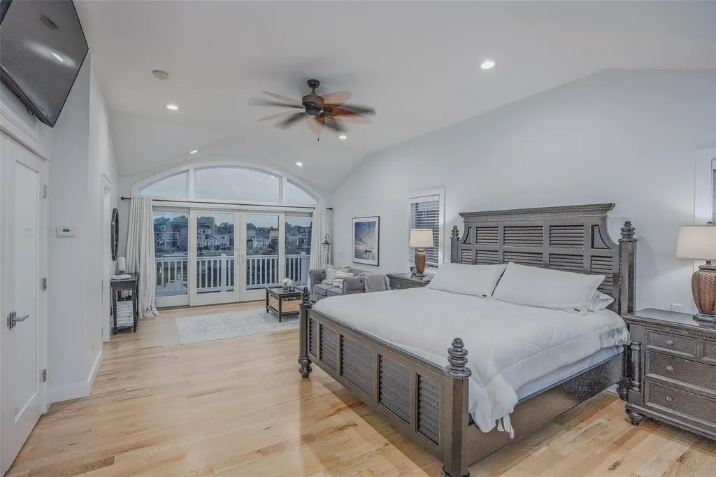 2904 Harbor Road Merrick NY 11566