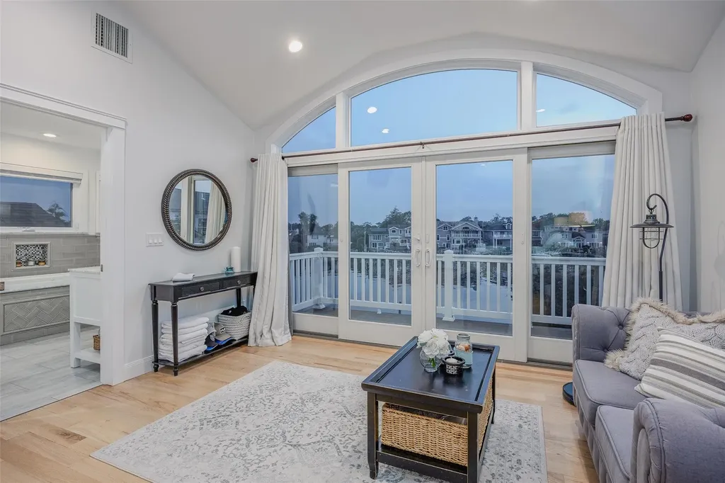 2904 Harbor Road Merrick NY 11566