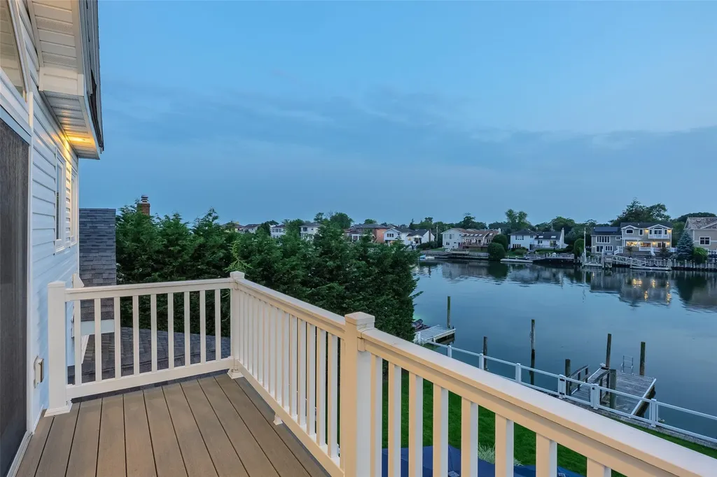 2904 Harbor Road Merrick NY 11566