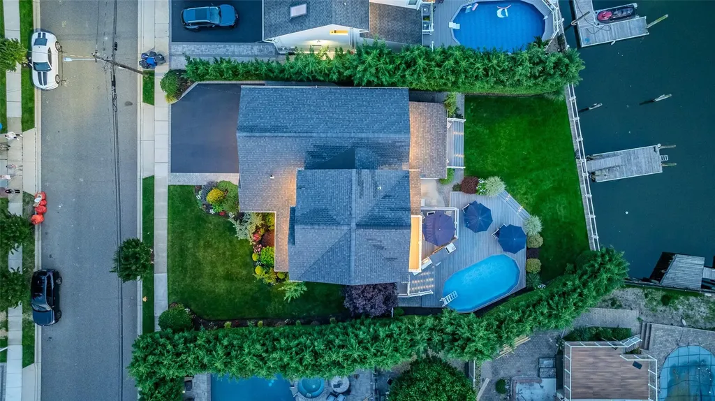 2904 Harbor Road Merrick NY 11566