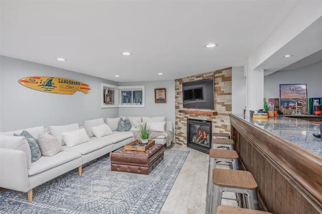 2904 Harbor Road Merrick NY 11566