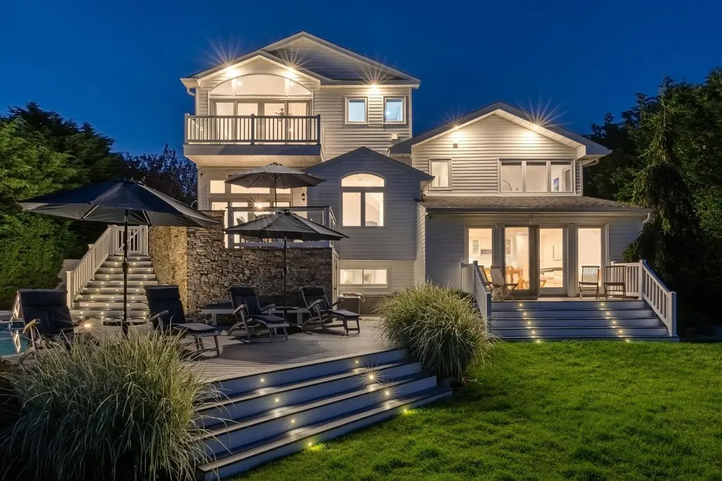 2904 Harbor Road Merrick NY 11566