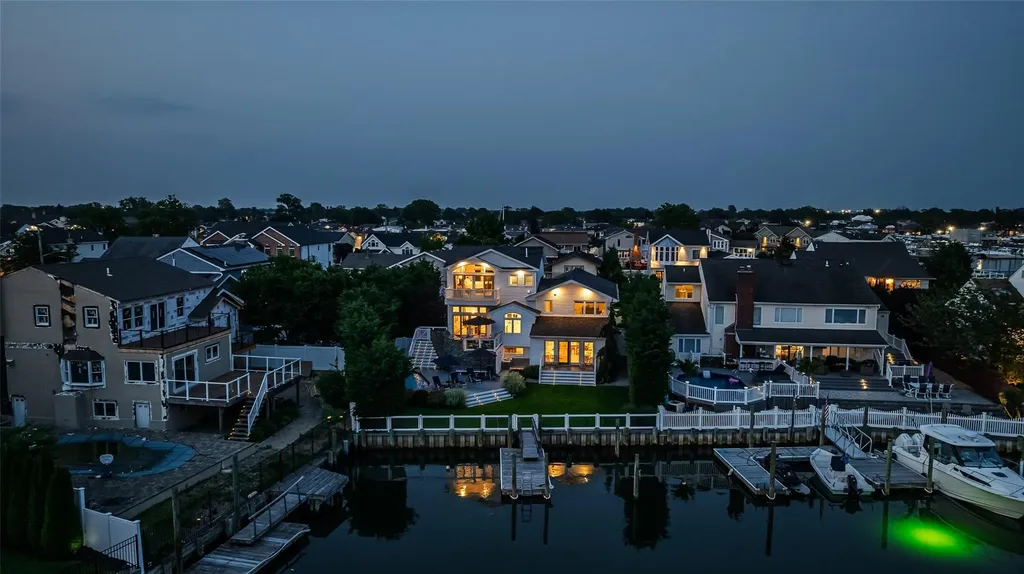 2904 Harbor Road Merrick NY 11566