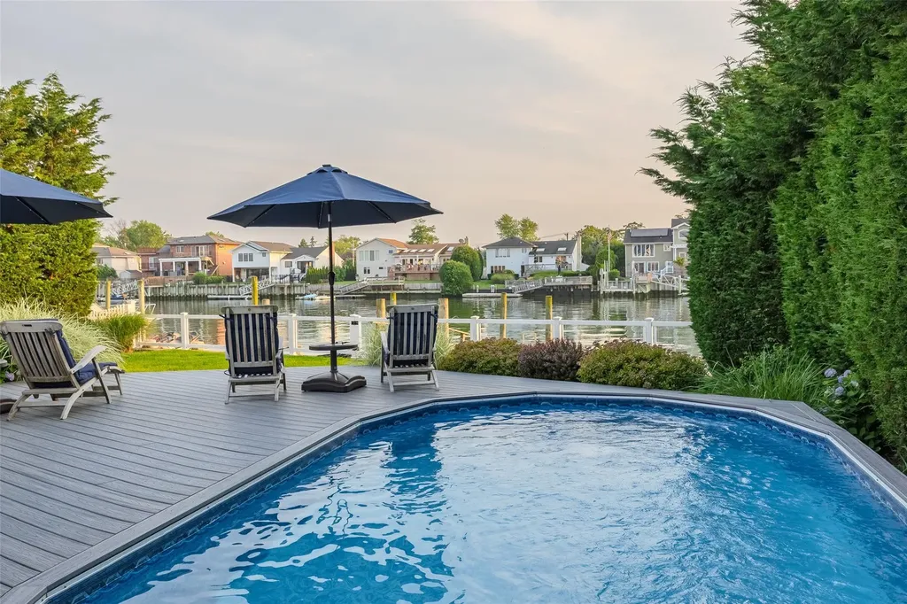 2904 Harbor Road Merrick NY 11566