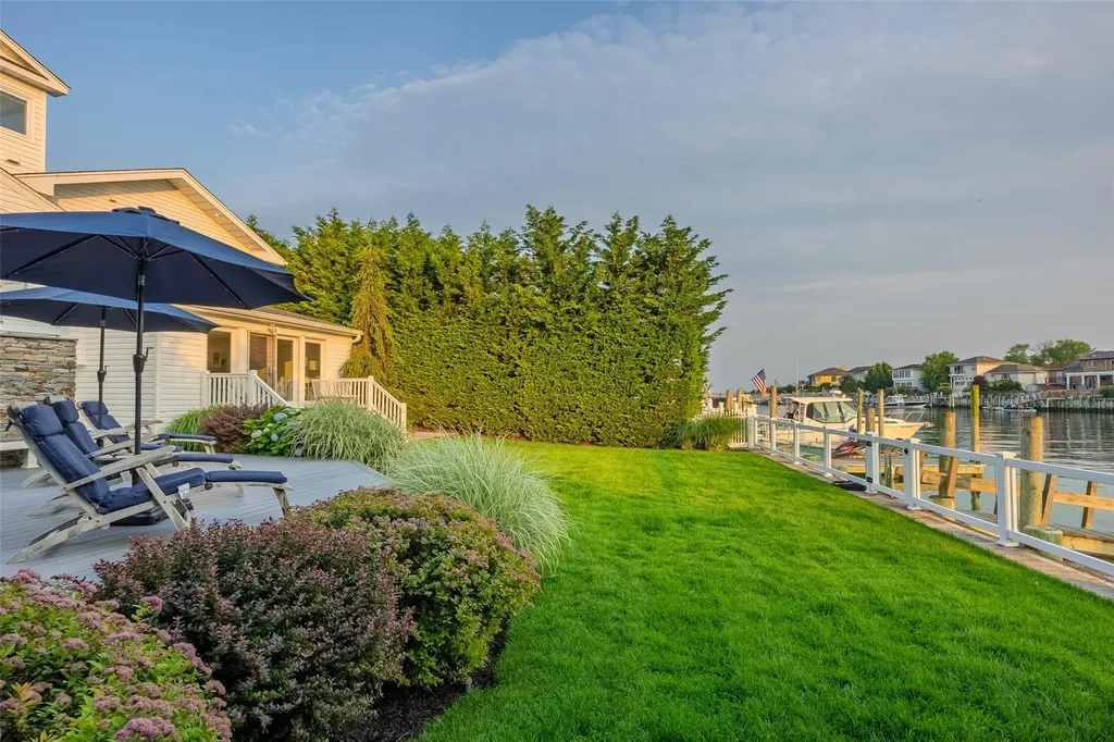 2904 Harbor Road Merrick NY 11566