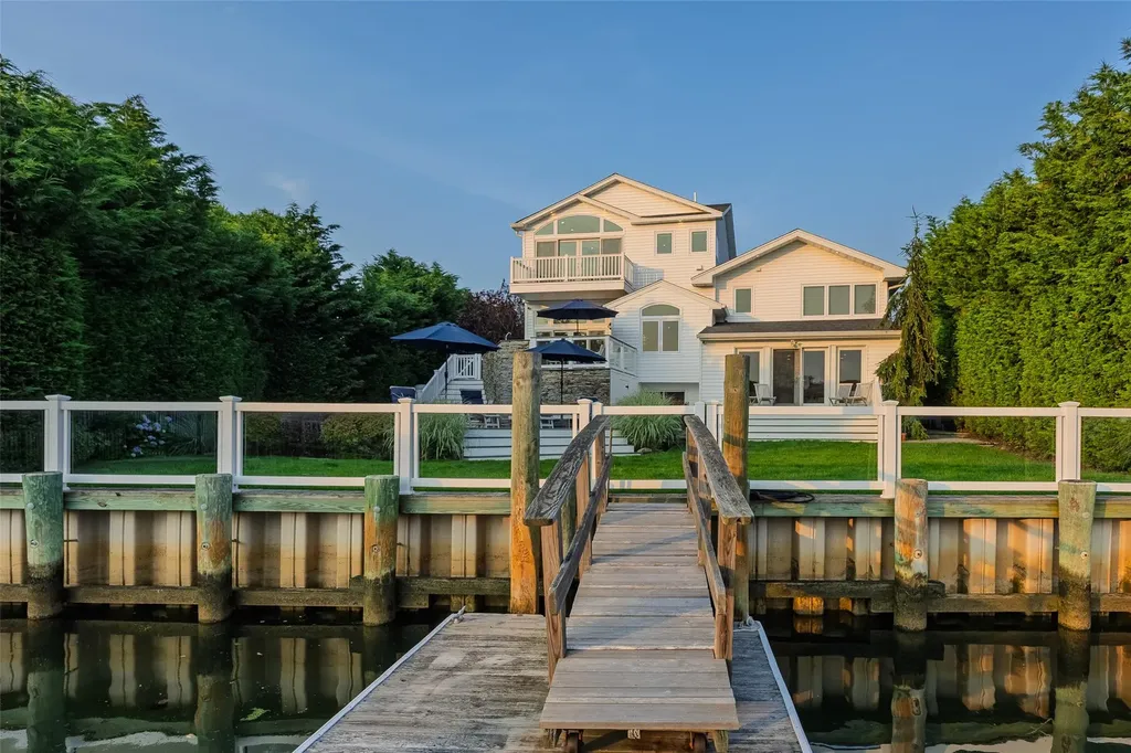 2904 Harbor Road Merrick NY 11566