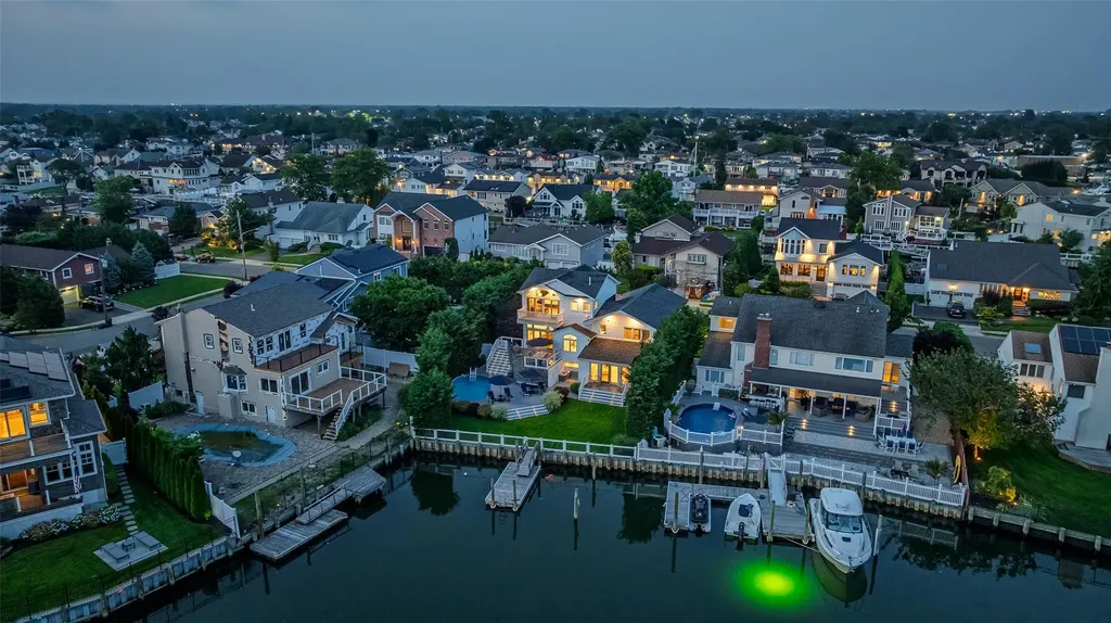 2904 Harbor Road Merrick NY 11566