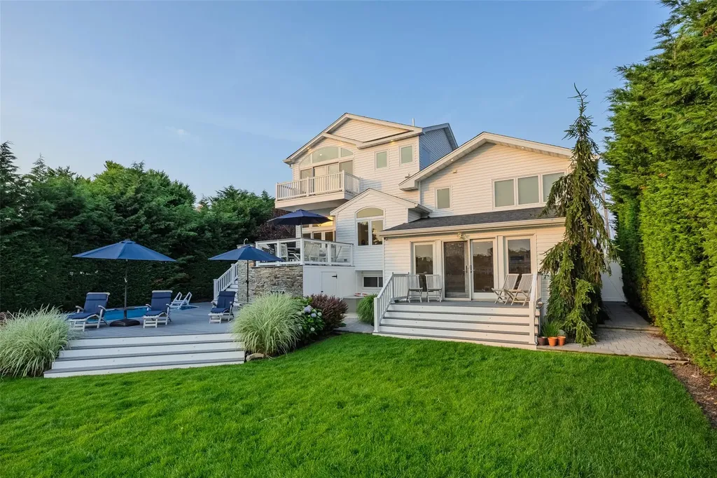 2904 Harbor Road Merrick NY 11566
