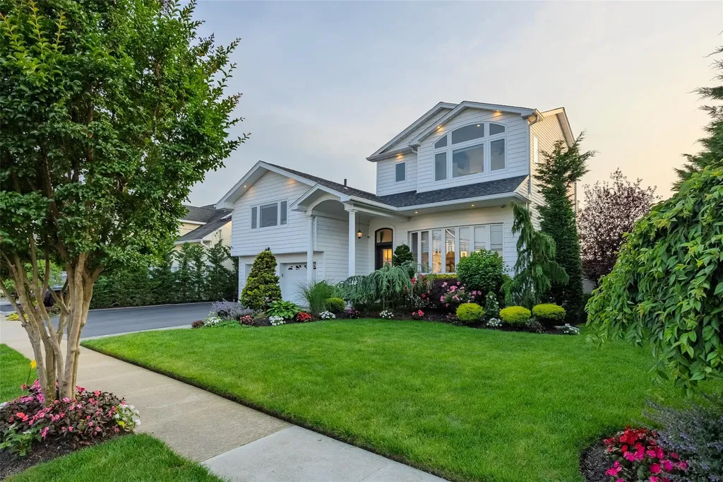 2904 Harbor Road Merrick NY 11566