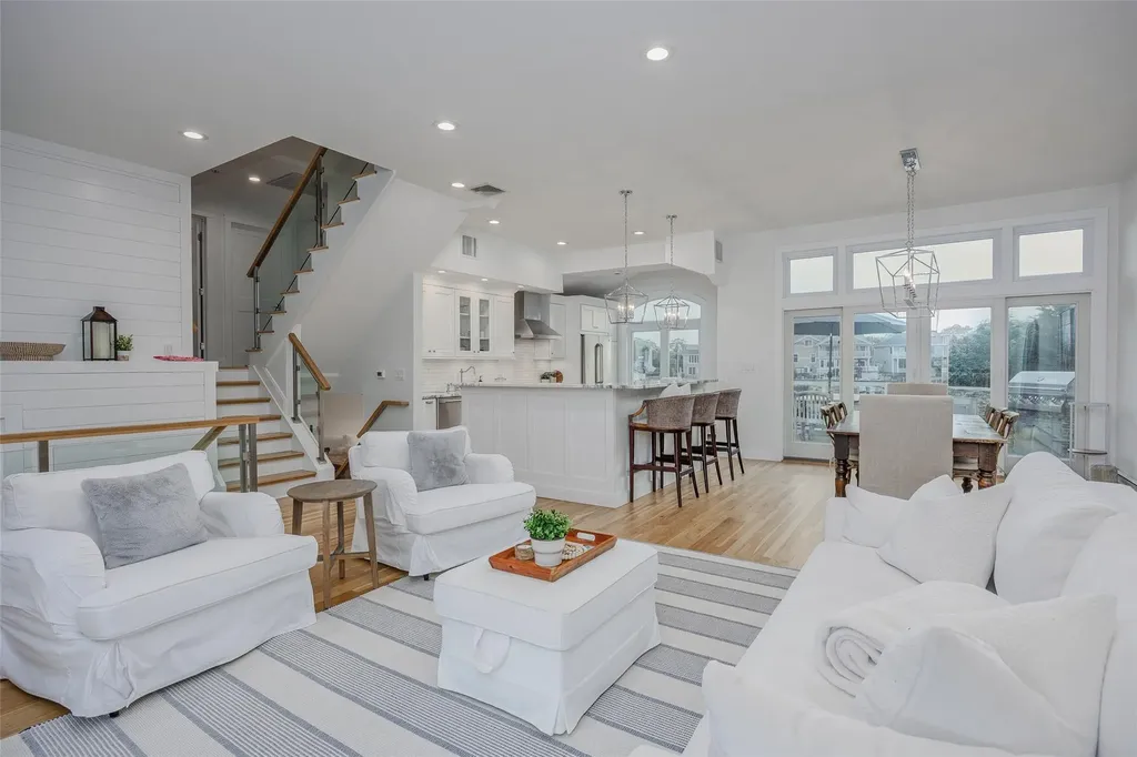 2904 Harbor Road Merrick NY 11566