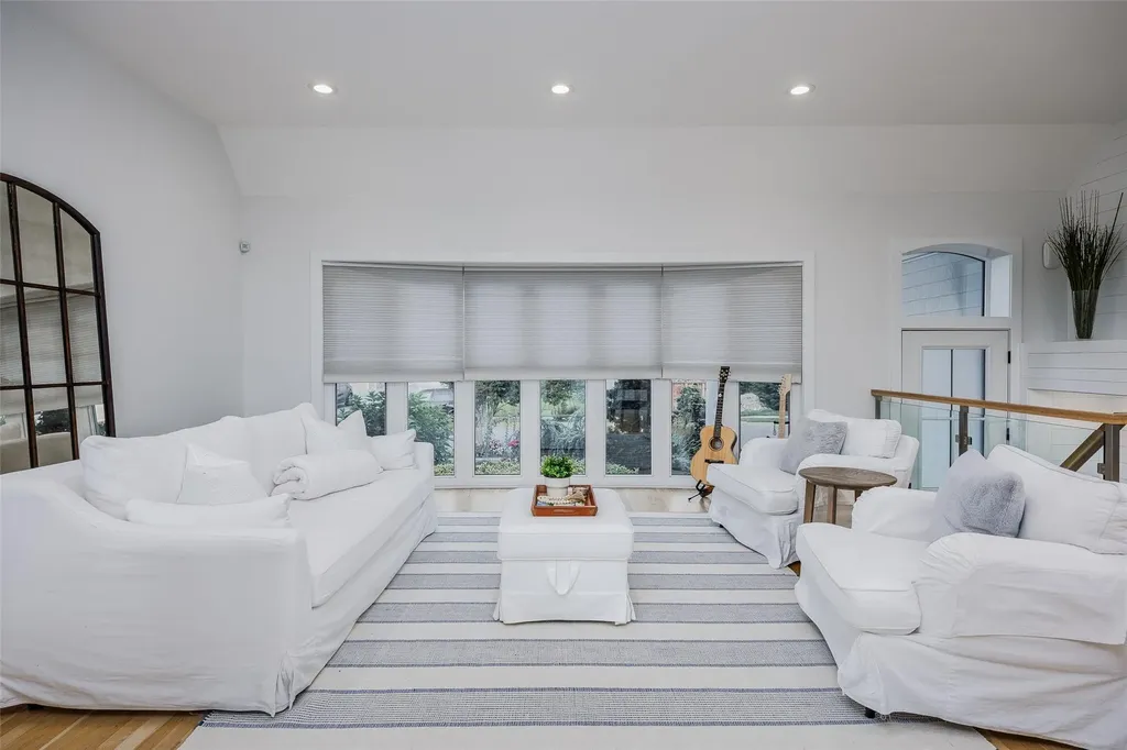 2904 Harbor Road Merrick NY 11566