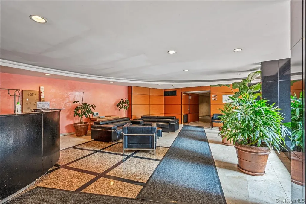 139-15 83 Avenue Briarwood NY 11435