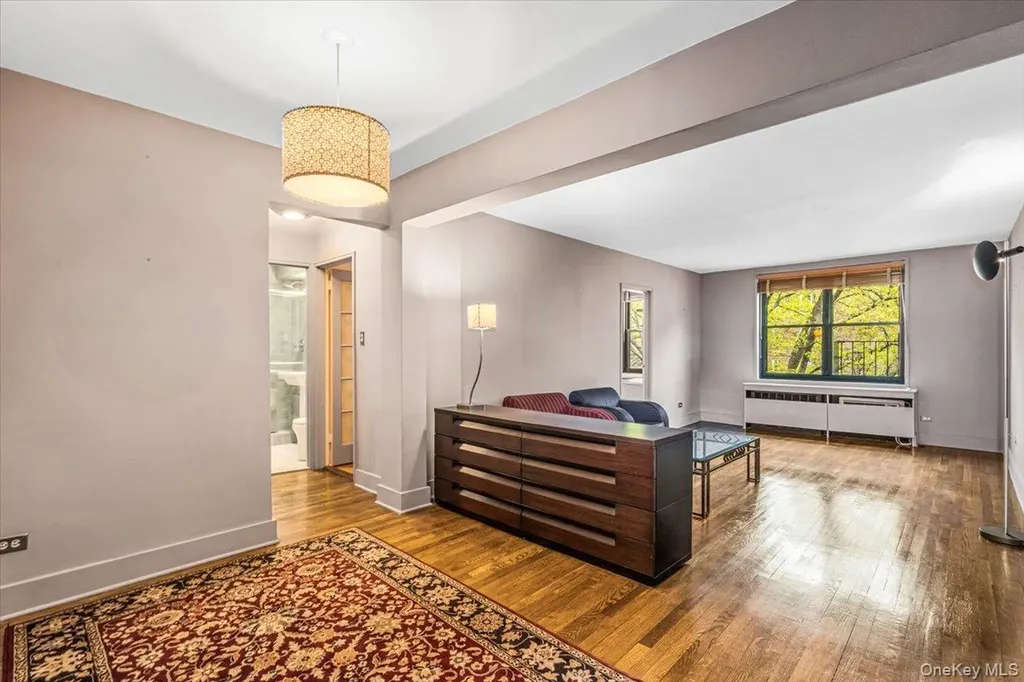 139-15 83 Avenue Briarwood NY 11435