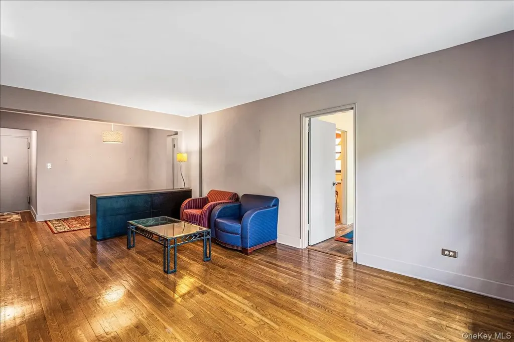 139-15 83 Avenue Briarwood NY 11435