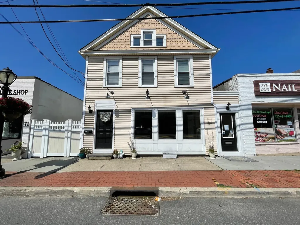 69 Broadway Greenlawn NY 11740