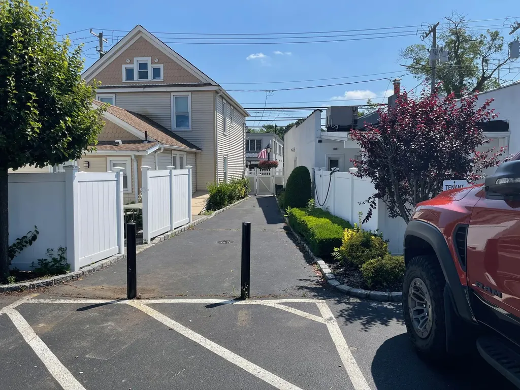 69 Broadway Greenlawn NY 11740