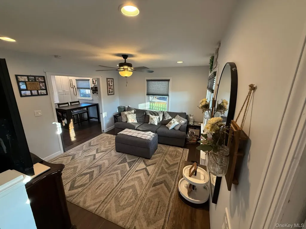 21 Pearl Road Rocky Point NY 11778