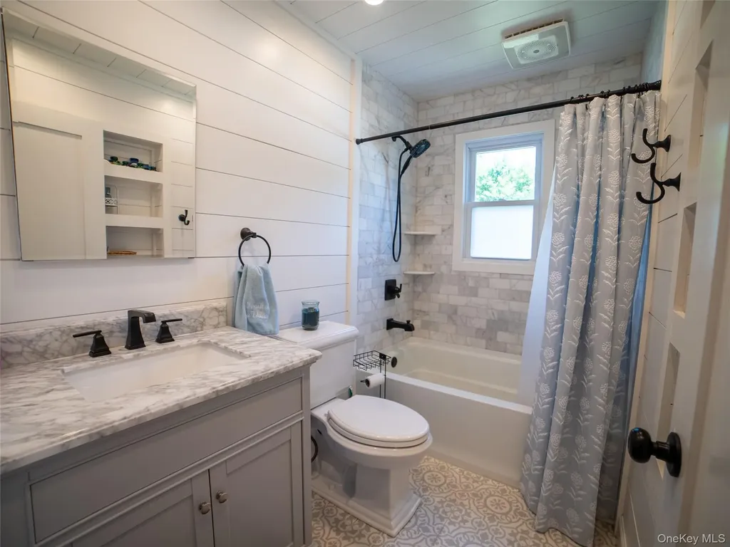 21 Pearl Road Rocky Point NY 11778