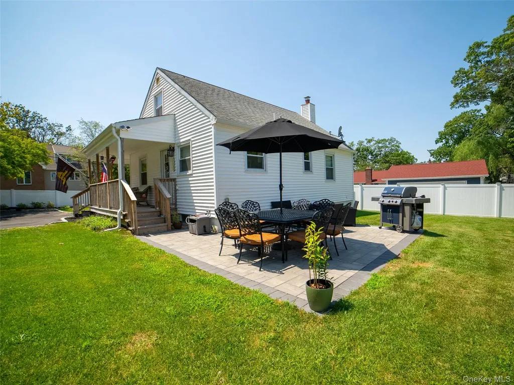 21 Pearl Road Rocky Point NY 11778