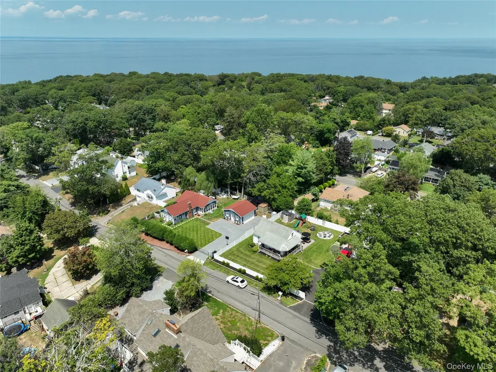 21 Pearl Road Rocky Point NY 11778