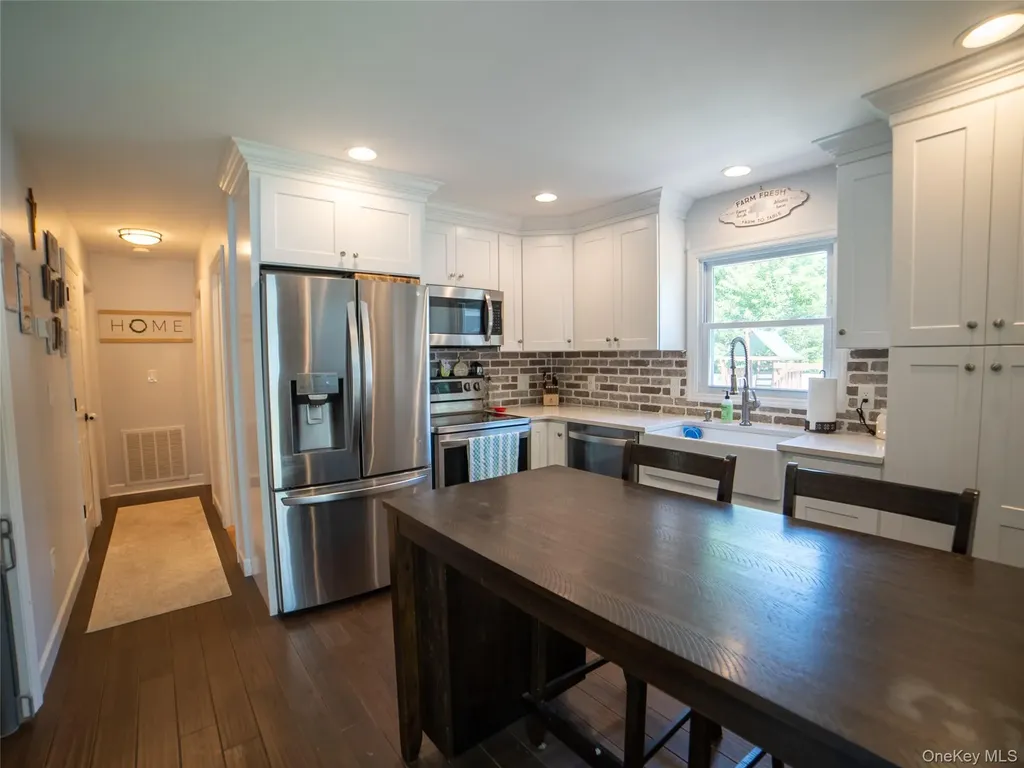 21 Pearl Road Rocky Point NY 11778