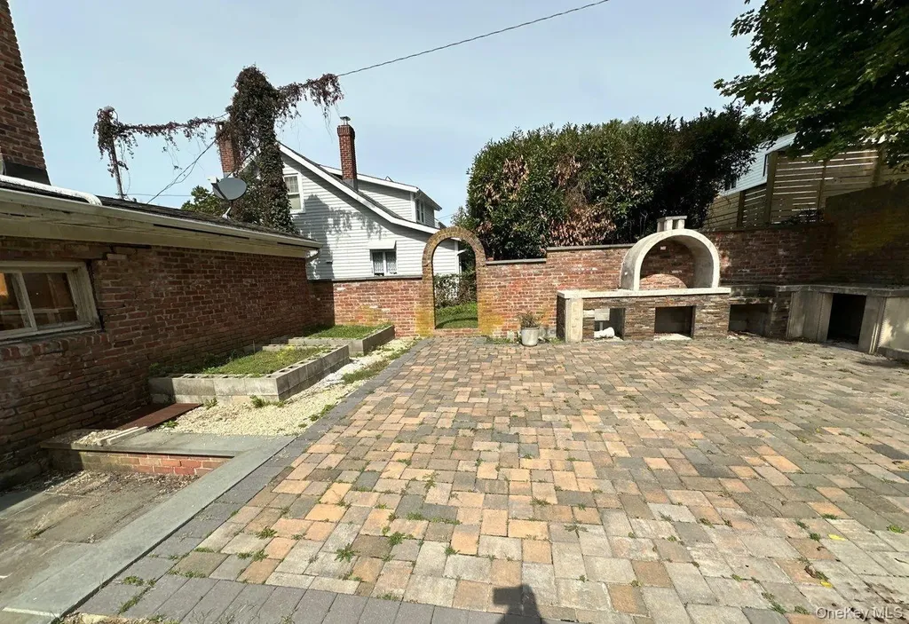 143 Harbor Road Cold Spring Harbor NY 11724