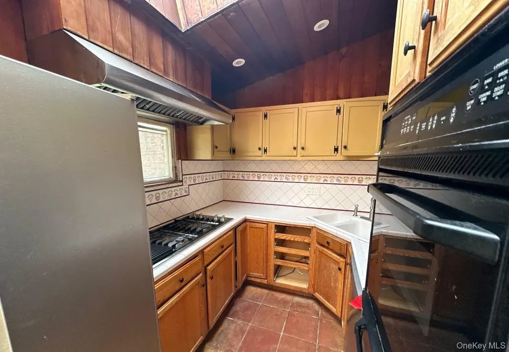 143 Harbor Road Cold Spring Harbor NY 11724