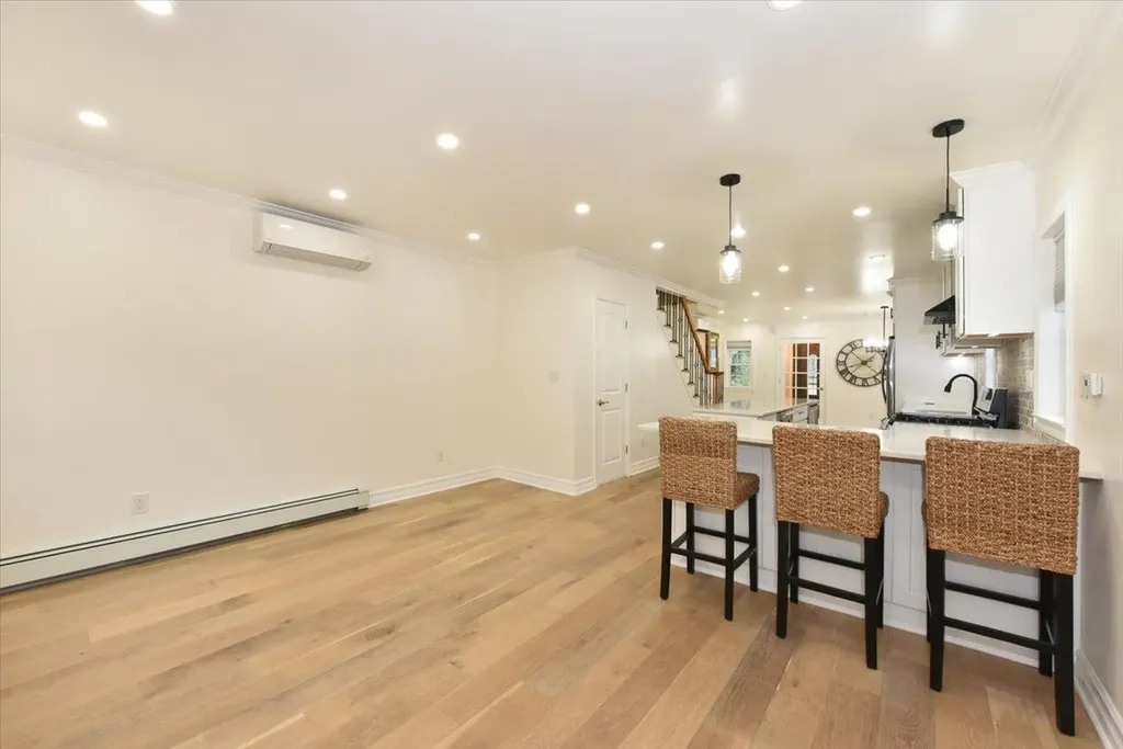 1632 Harding Park Bronx NY 10473